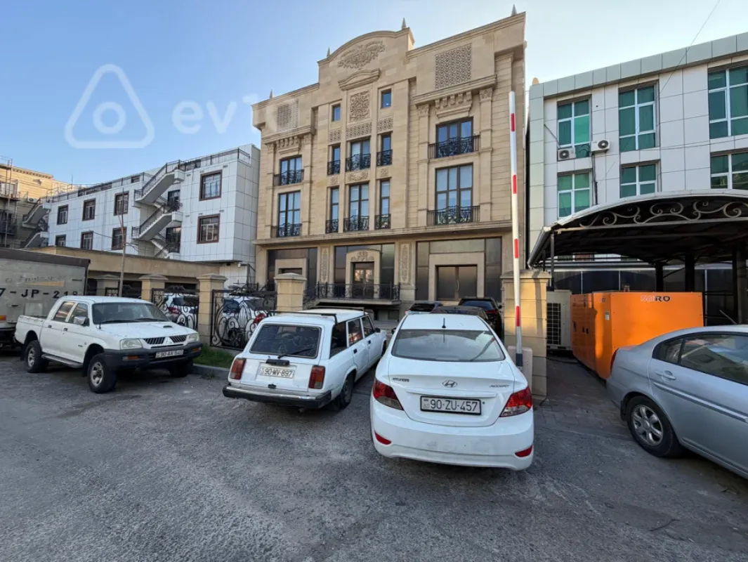 Kirayə verilir mənzil 940 m²