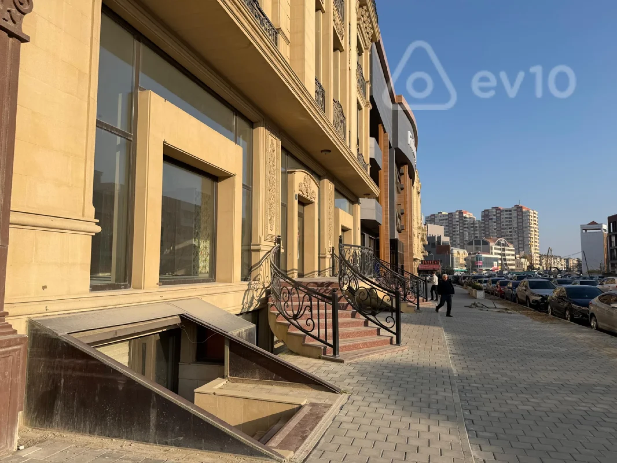 Kirayə verilir mənzil 940 m²