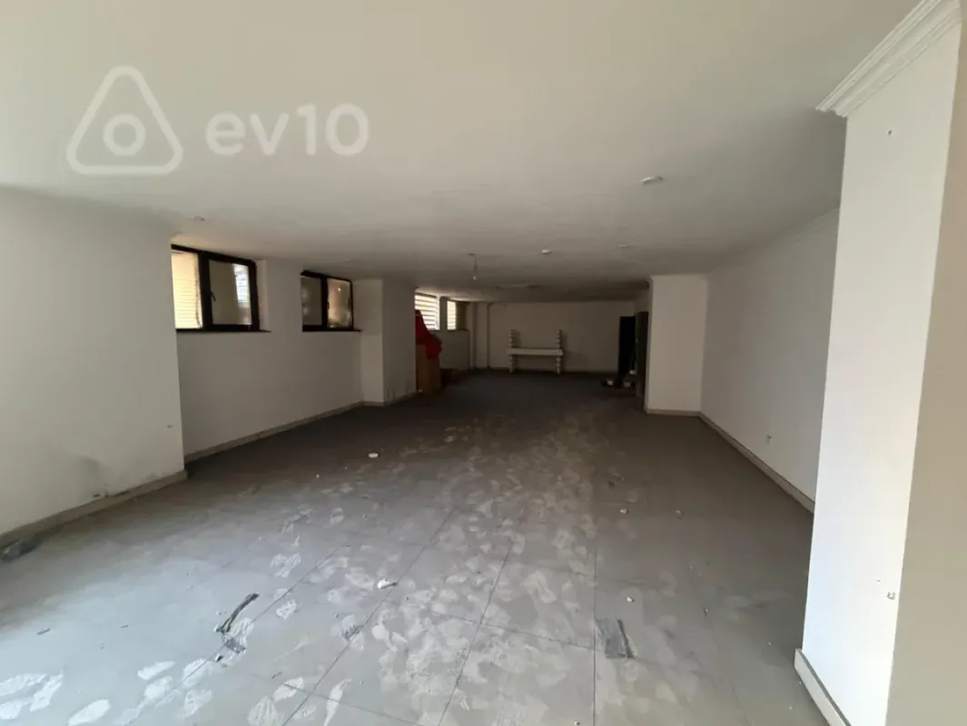 Kirayə verilir mənzil 940 m²
