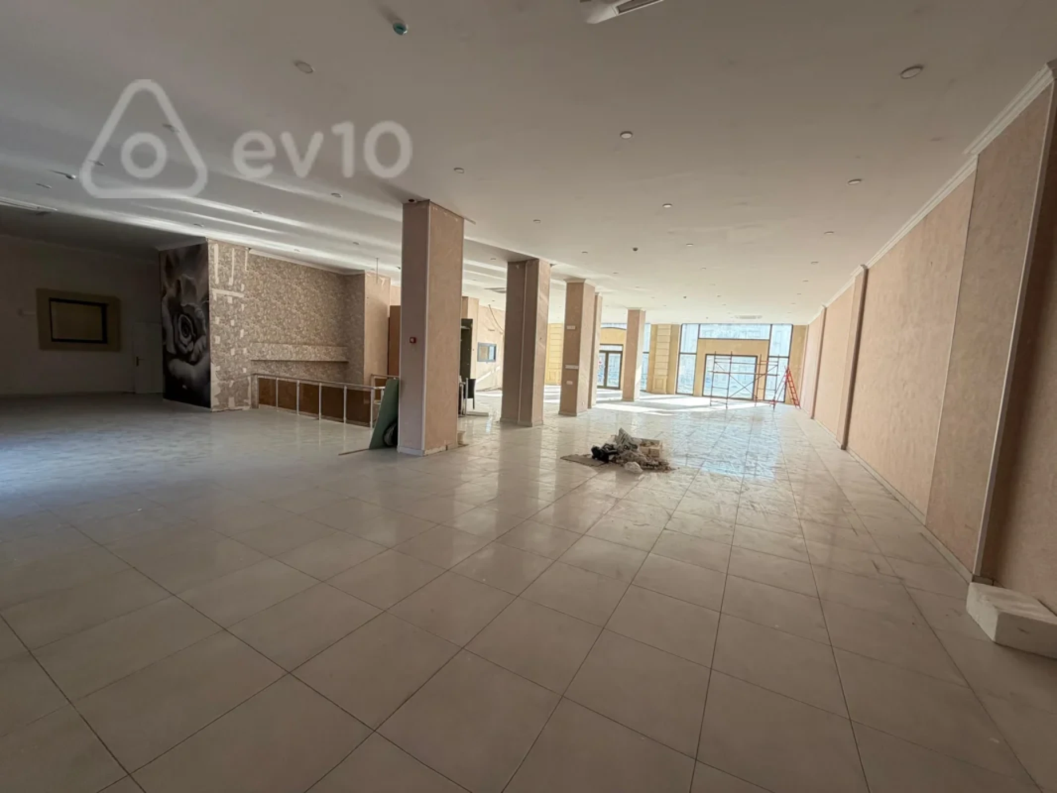 Kirayə verilir mənzil 940 m²