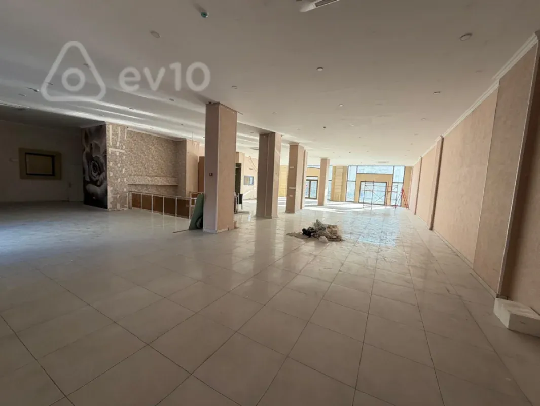 Kirayə verilir mənzil 940 m²