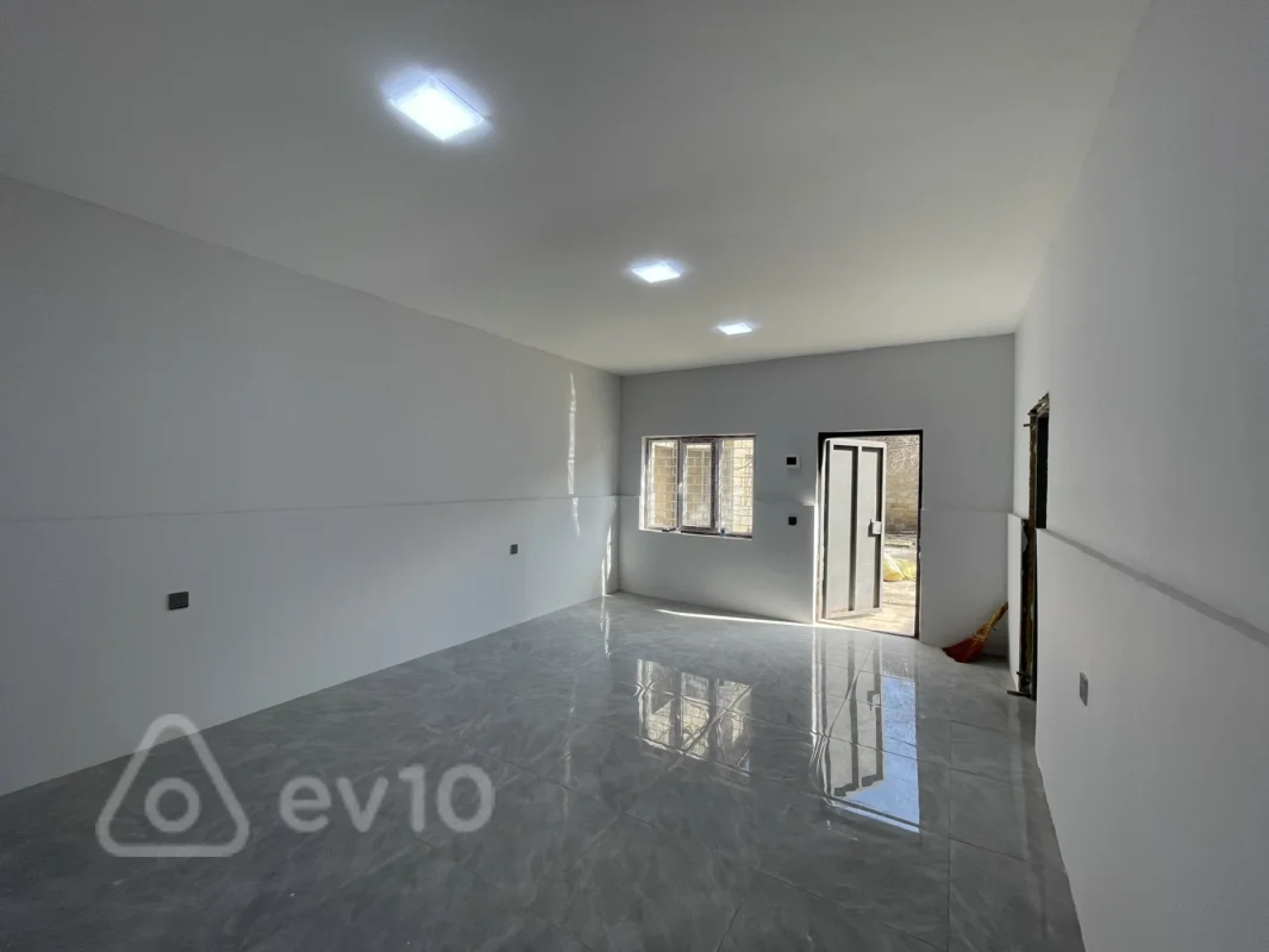 Kirayə verilir mənzil 600 m²