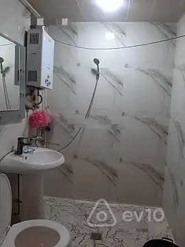 Kirayə verilir 1 otaqlı köhnə tikili 32 m²