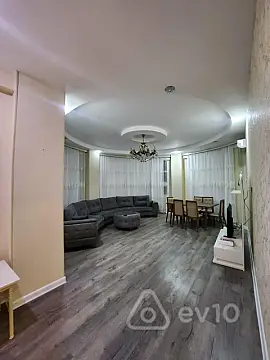 Kirayə verilir 2 otaqlı yeni tikili 68 m²