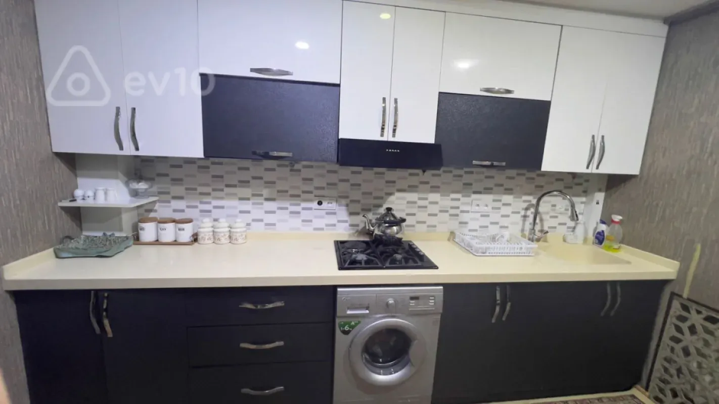 Kirayə verilir 3 otaqlı köhnə tikili 75 m²