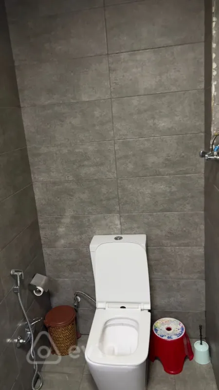 Kirayə verilir 3 otaqlı köhnə tikili 75 m²