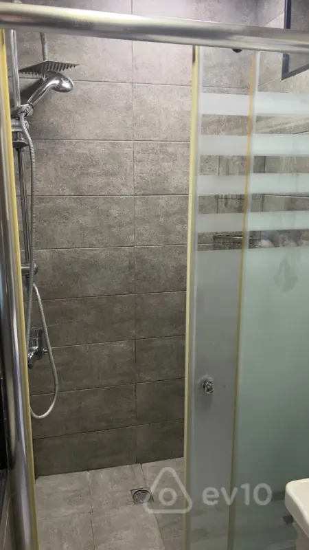 Kirayə verilir 3 otaqlı köhnə tikili 75 m²