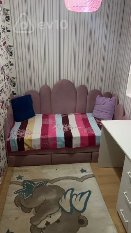 Kirayə verilir 3 otaqlı köhnə tikili 75 m²