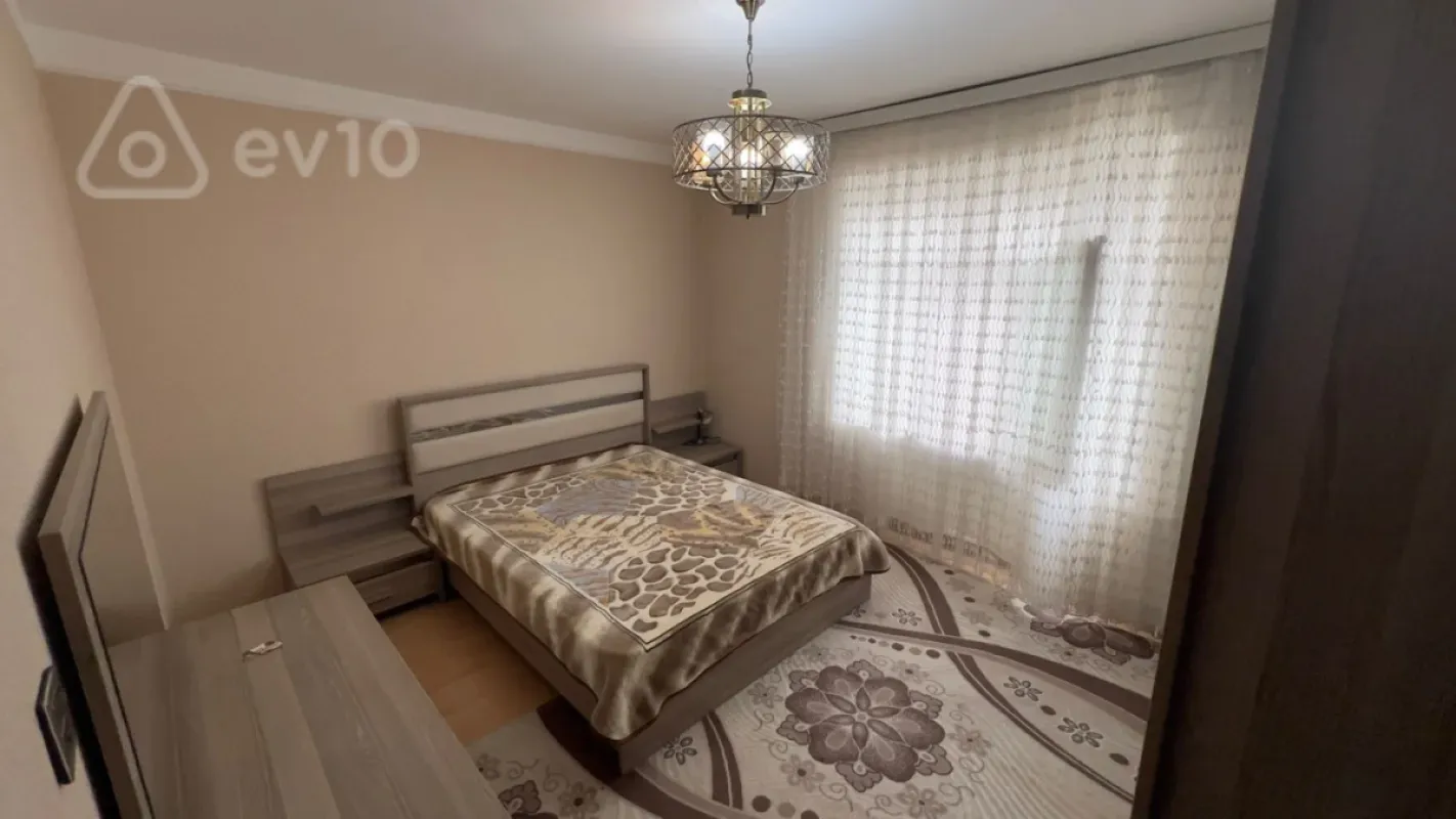 Kirayə verilir 3 otaqlı köhnə tikili 75 m²
