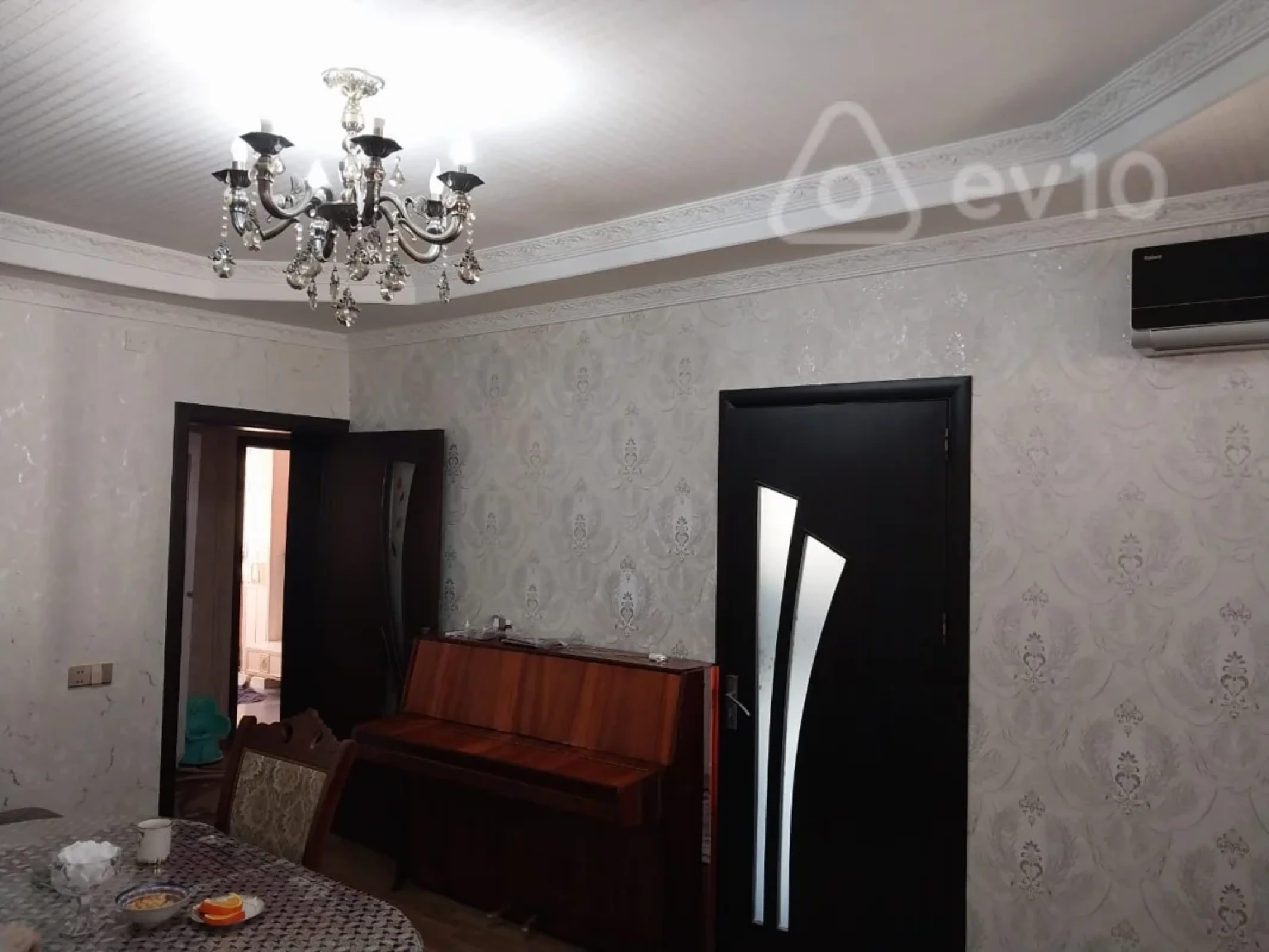 Satılır 3 otaqlı köhnə tikili 75 m²