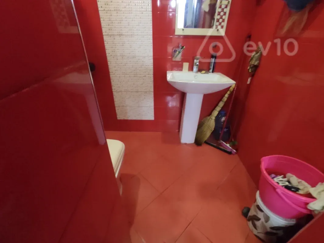Satılır 3 otaqlı köhnə tikili 75 m²