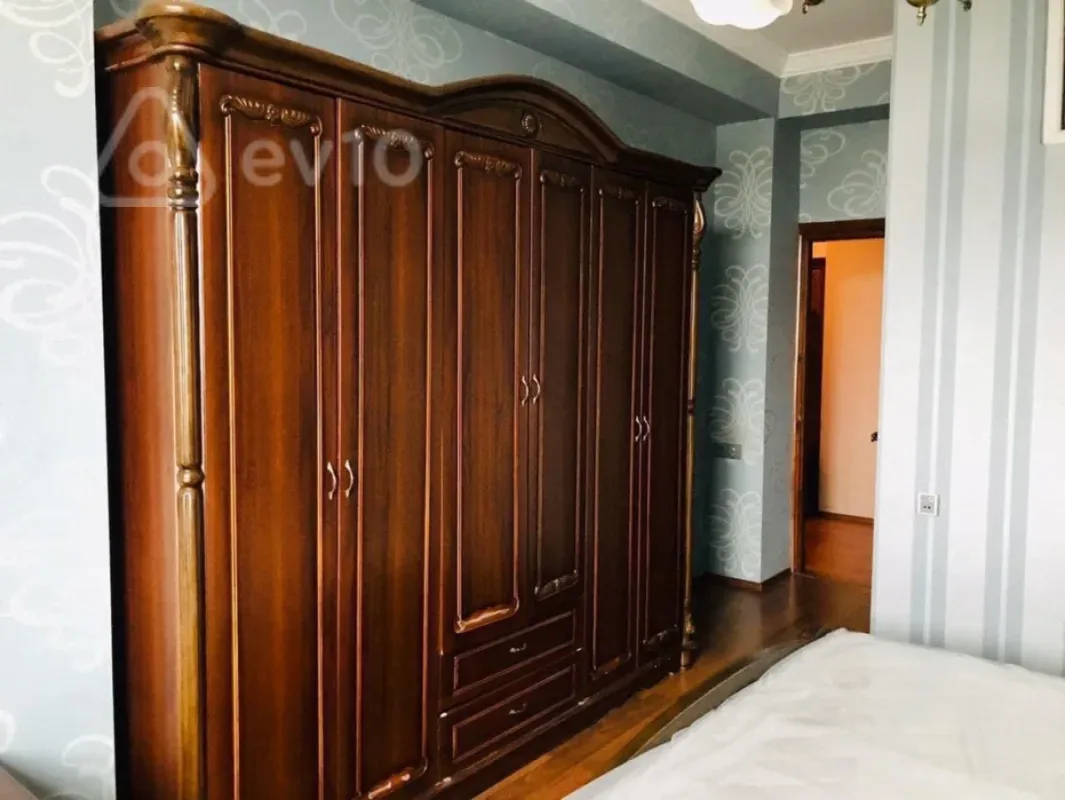 Kirayə verilir 3 otaqlı yeni tikili 100 m²