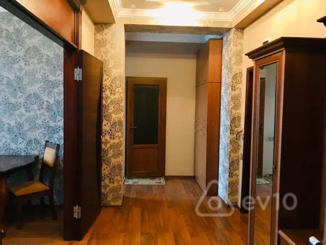 Kirayə verilir 3 otaqlı yeni tikili 100 m²