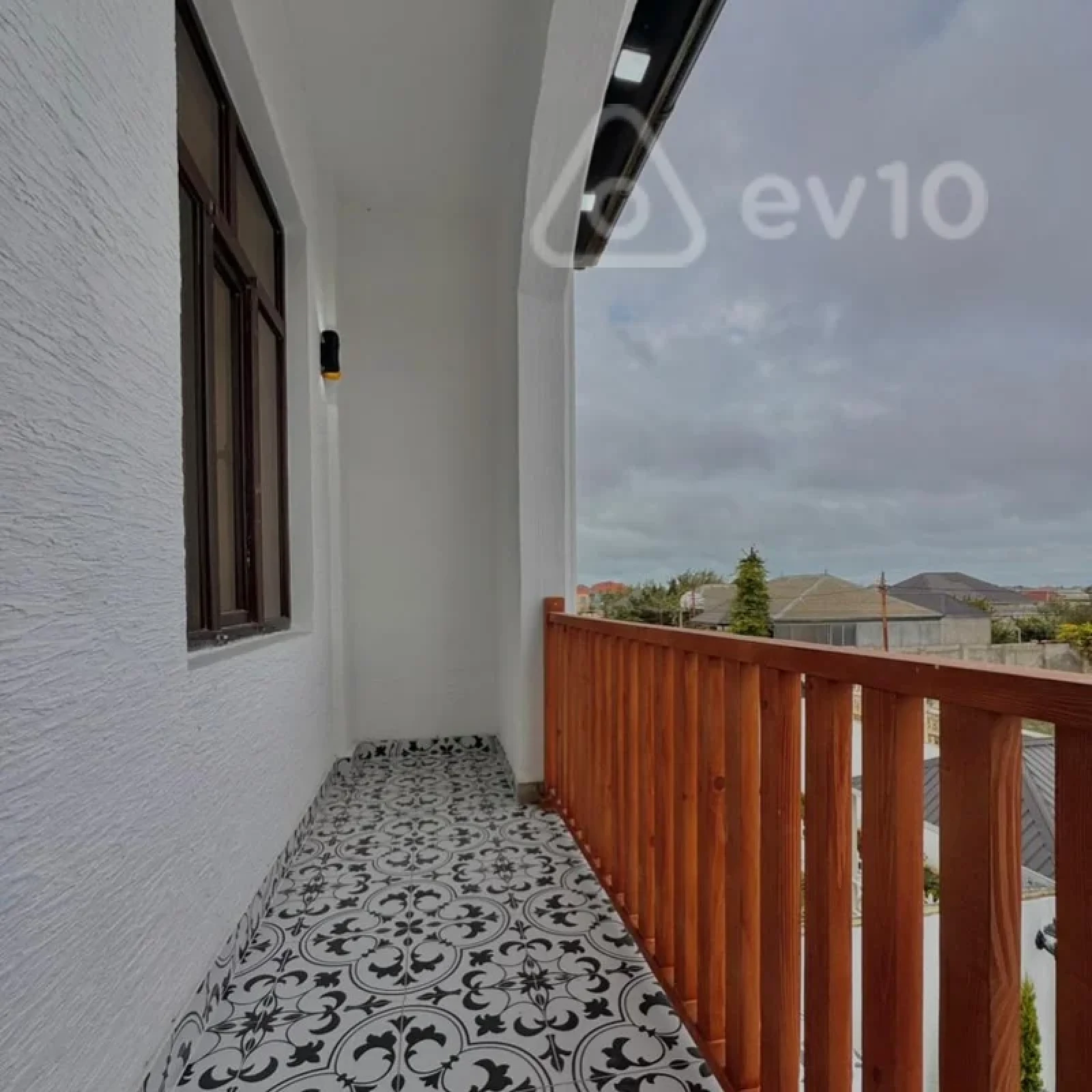 Satılır 5 otaqlı həyət evi 210 m²