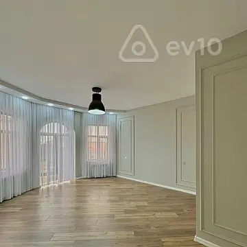Satılır 5 otaqlı həyət evi 210 m²