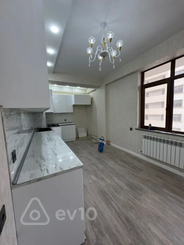 Satılır 4 otaqlı yeni tikili 173 m²