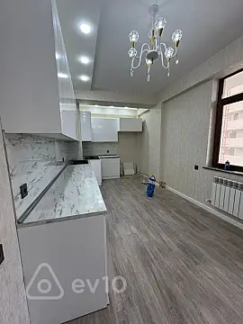 Satılır 4 otaqlı yeni tikili 173 m²