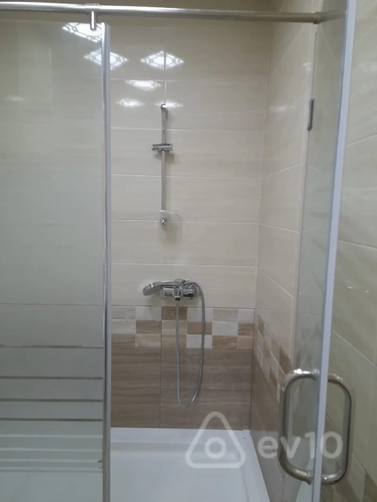 Kirayə verilir 3 otaqlı yeni tikili 110 m²