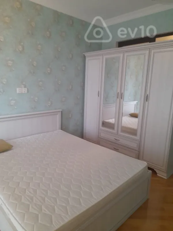 Kirayə verilir 3 otaqlı yeni tikili 110 m²