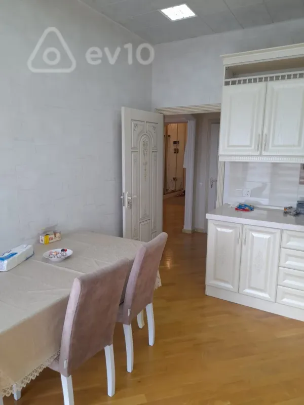 Kirayə verilir 3 otaqlı yeni tikili 110 m²