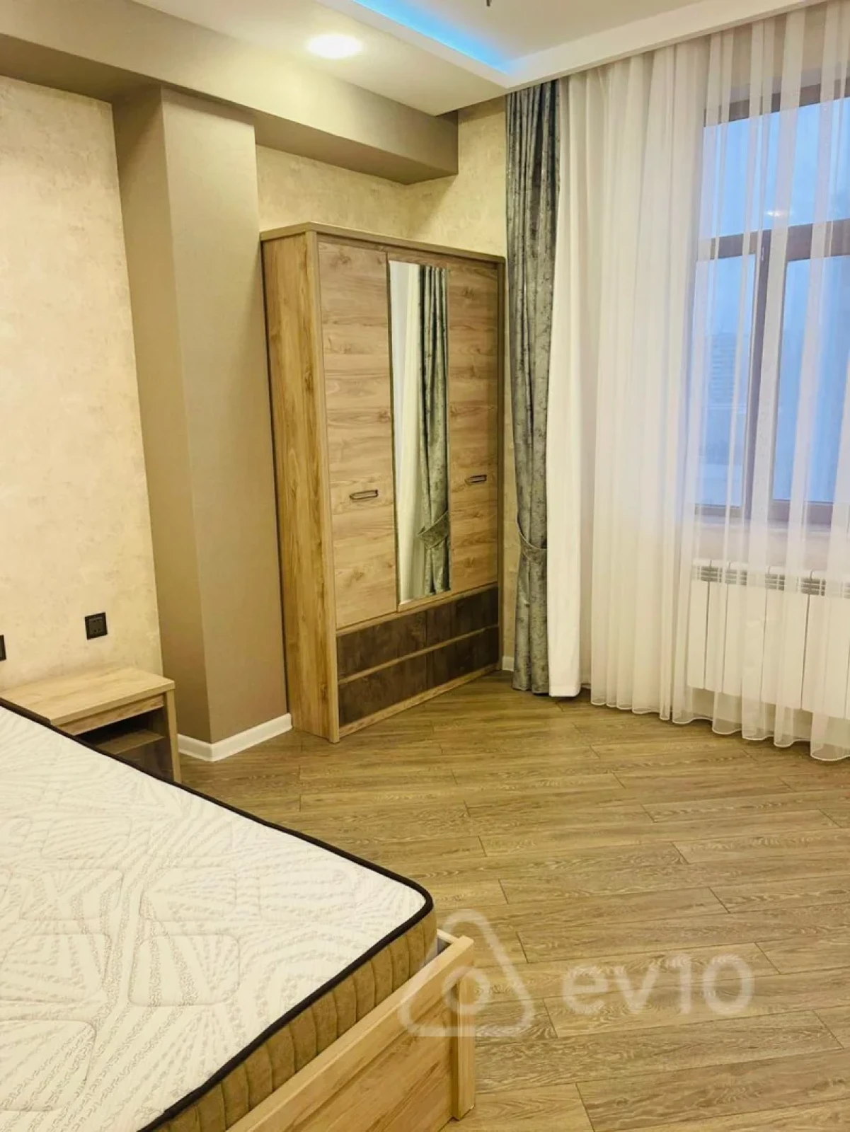 Kirayə verilir 3 otaqlı yeni tikili 110 m²