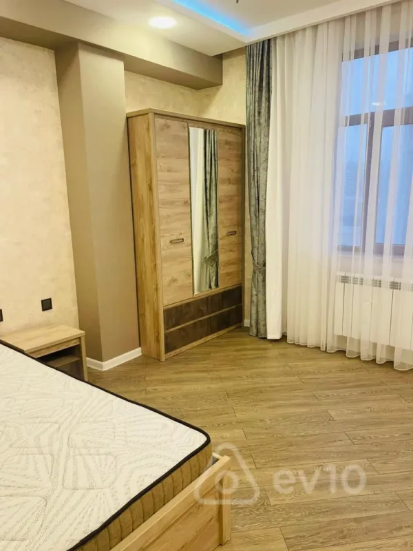 Kirayə verilir 3 otaqlı yeni tikili 110 m²