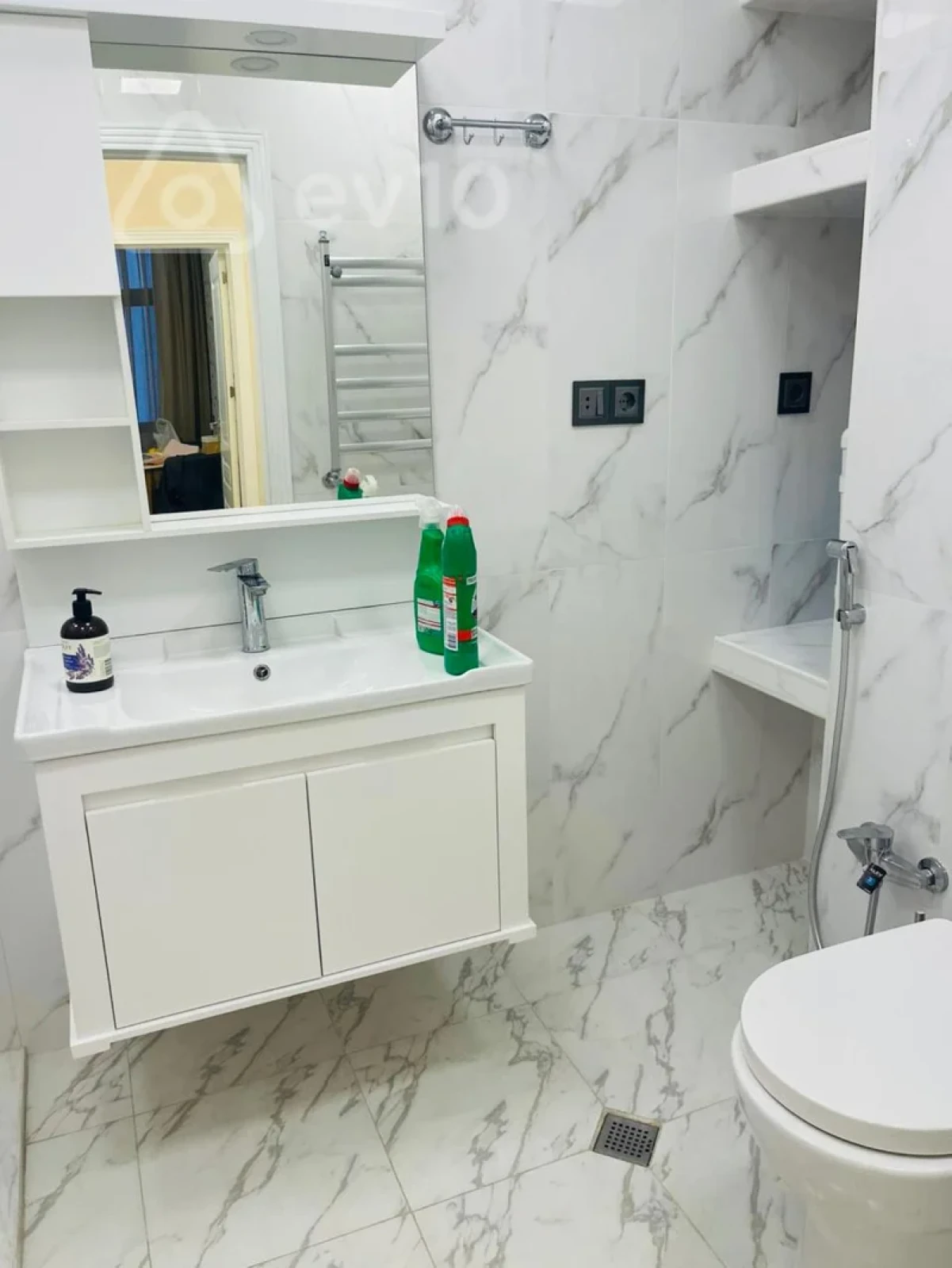 Kirayə verilir 3 otaqlı yeni tikili 110 m²