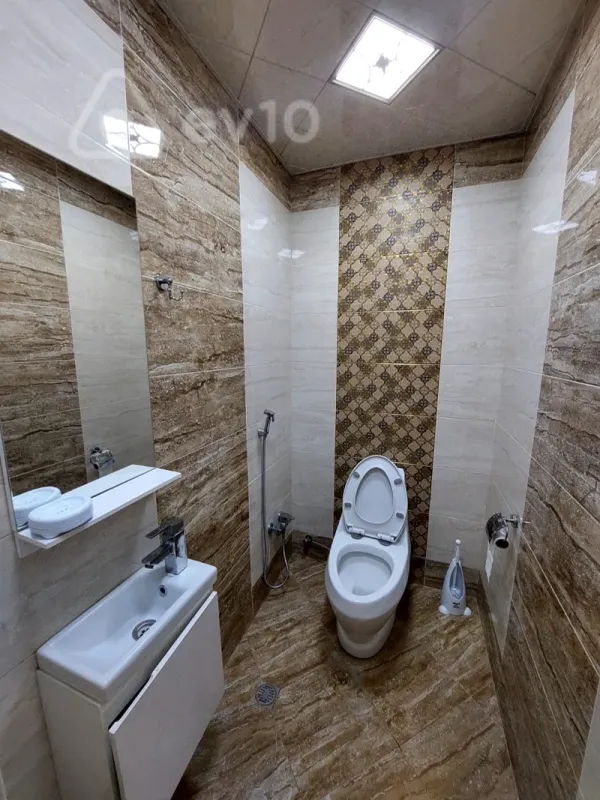 Kirayə verilir 4 otaqlı yeni tikili 120 m²