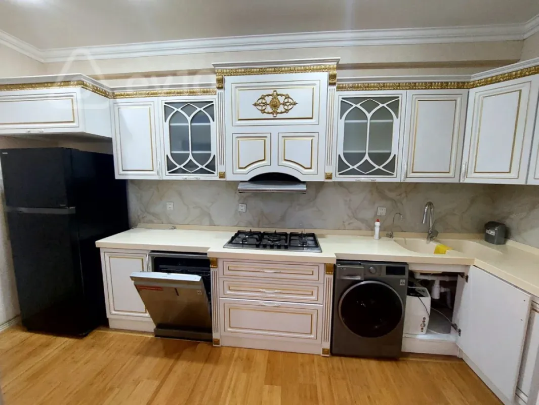 Kirayə verilir 4 otaqlı yeni tikili 120 m²