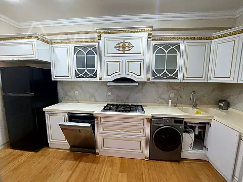 Kirayə verilir 4 otaqlı yeni tikili 120 m²