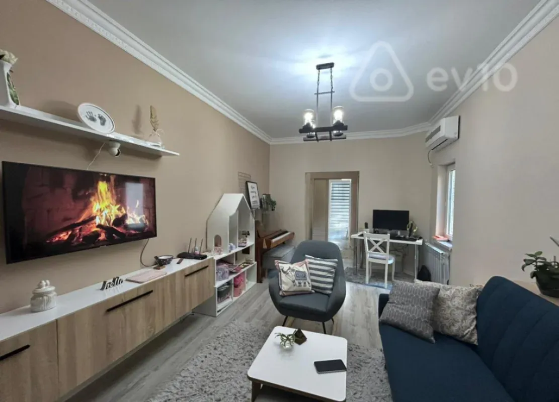 Satılır 2 otaqlı köhnə tikili 45 m²