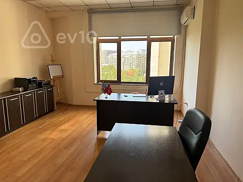 Kirayə verilir 5 otaqlı ofis 230 m²