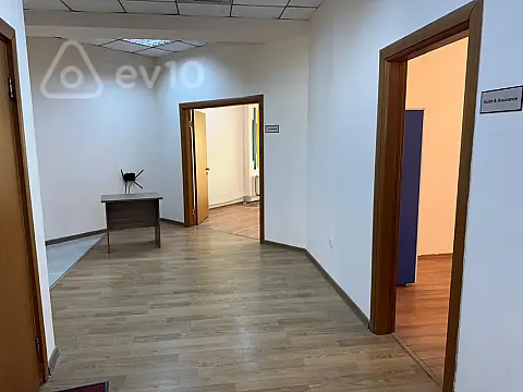 Kirayə verilir 5 otaqlı ofis 230 m²