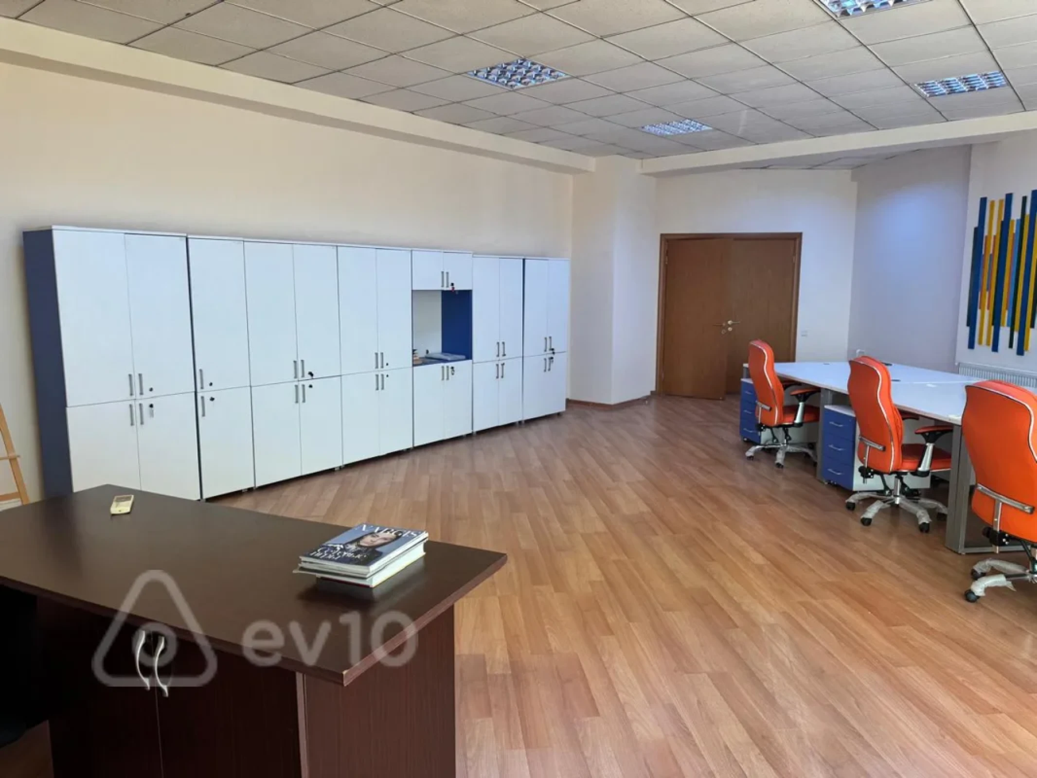 Kirayə verilir 5 otaqlı ofis 230 m²
