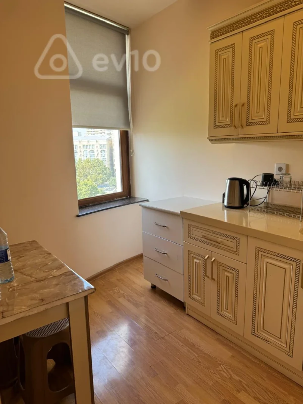 Kirayə verilir 5 otaqlı ofis 230 m²