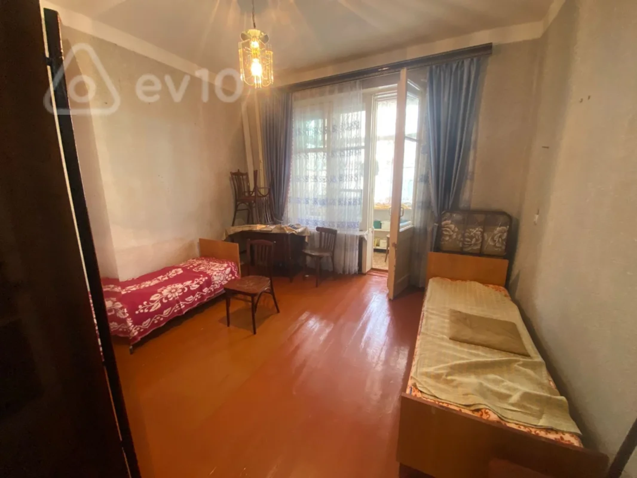 Kirayə verilir 2 otaqlı köhnə tikili 60 m²