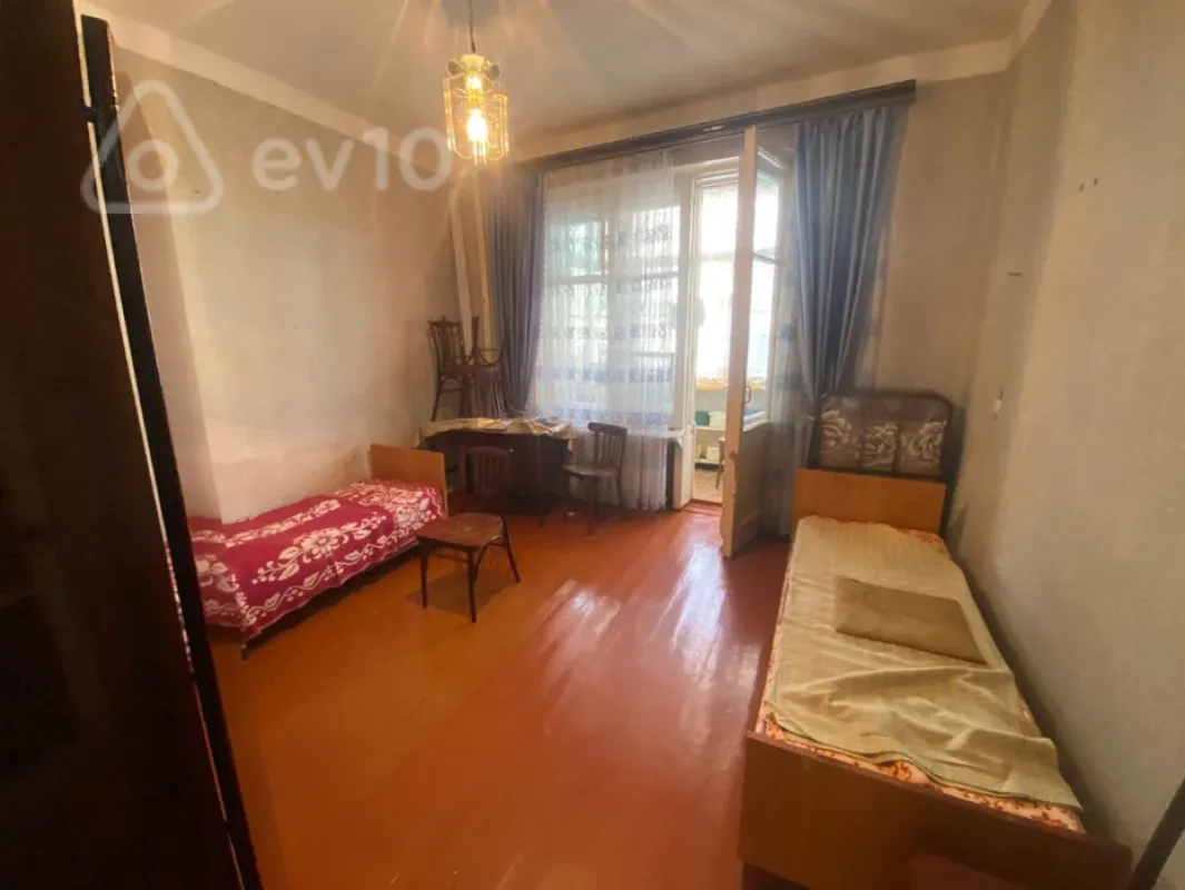 Kirayə verilir 2 otaqlı köhnə tikili 60 m²