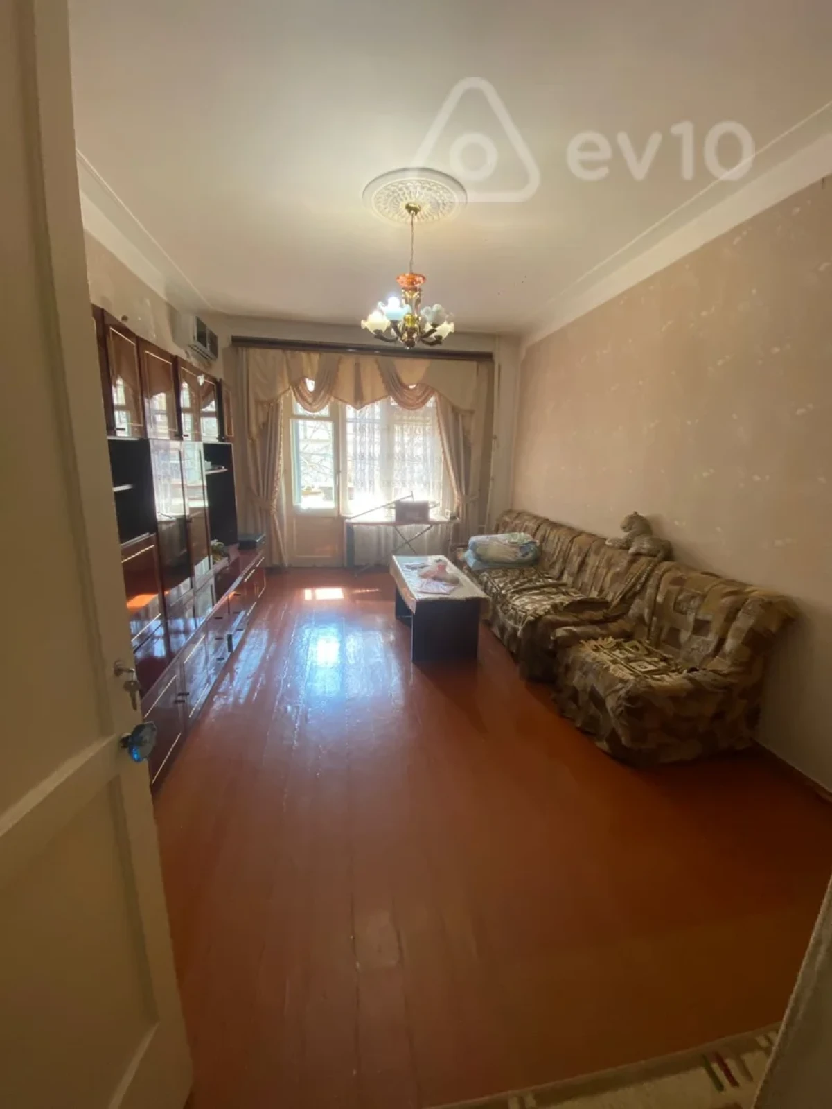 Kirayə verilir 2 otaqlı köhnə tikili 60 m²