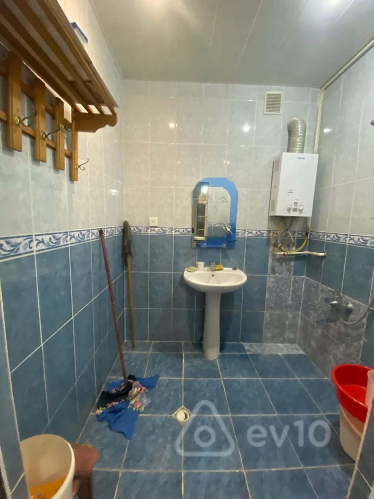 Kirayə verilir 2 otaqlı köhnə tikili 60 m²