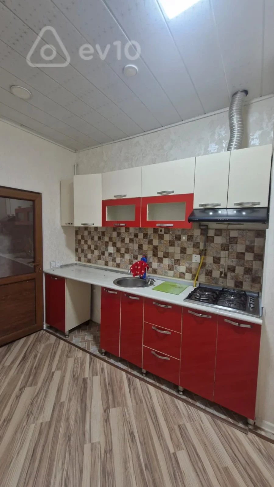 Kirayə verilir 2 otaqlı yeni tikili 60 m²