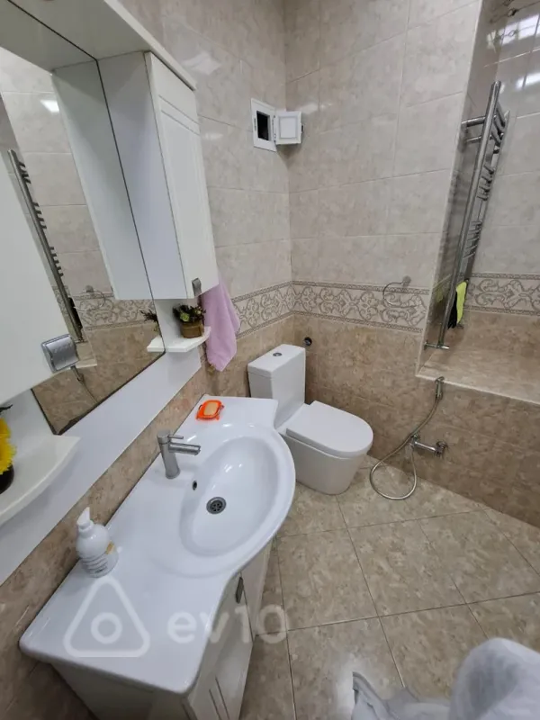 Satılır 3 otaqlı köhnə tikili 75 m²