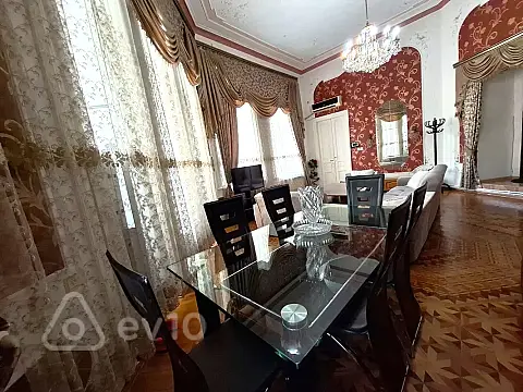 Satılır 3 otaqlı köhnə tikili 75 m²