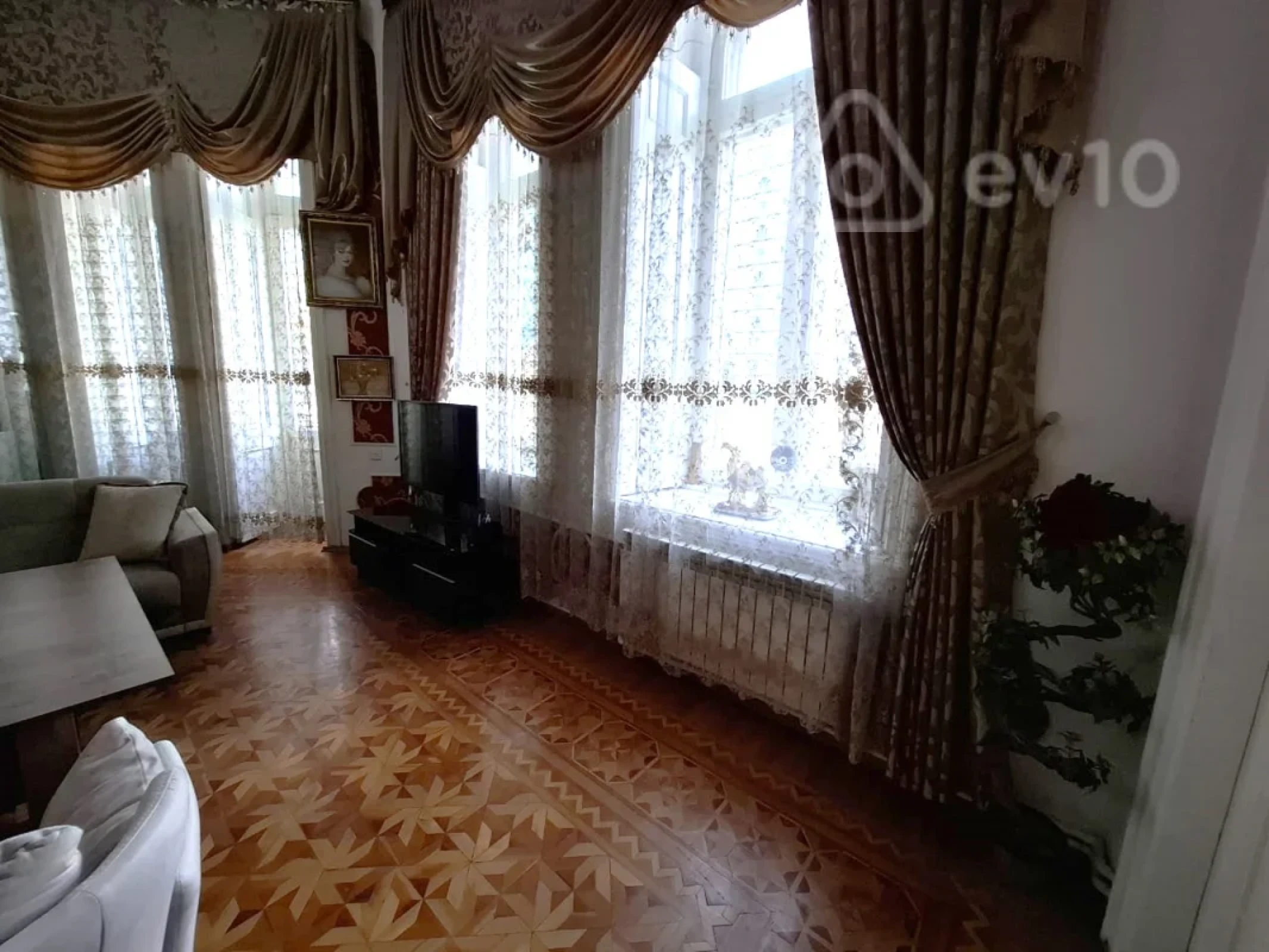 Satılır 3 otaqlı köhnə tikili 75 m²