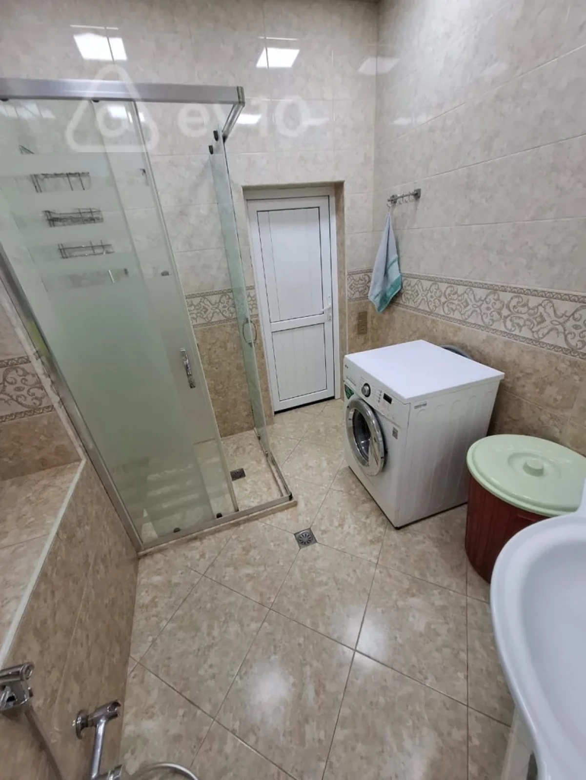 Satılır 3 otaqlı köhnə tikili 75 m²