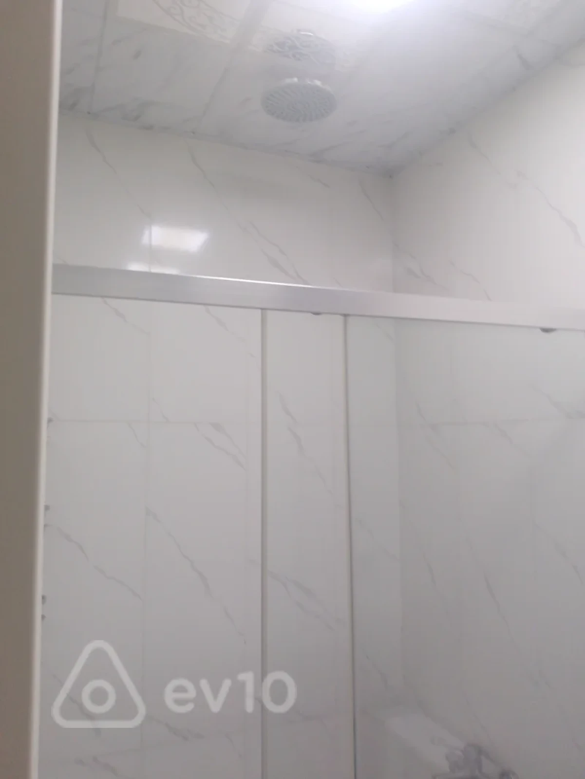 Kirayə verilir 2 otaqlı yeni tikili 70 m²