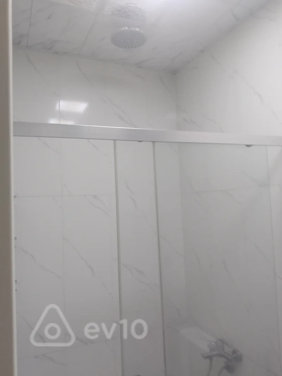 Kirayə verilir 2 otaqlı yeni tikili 70 m²