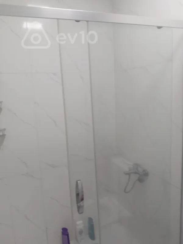 Kirayə verilir 2 otaqlı yeni tikili 70 m²