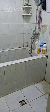 Kirayə verilir 2 otaqlı köhnə tikili 58 m²