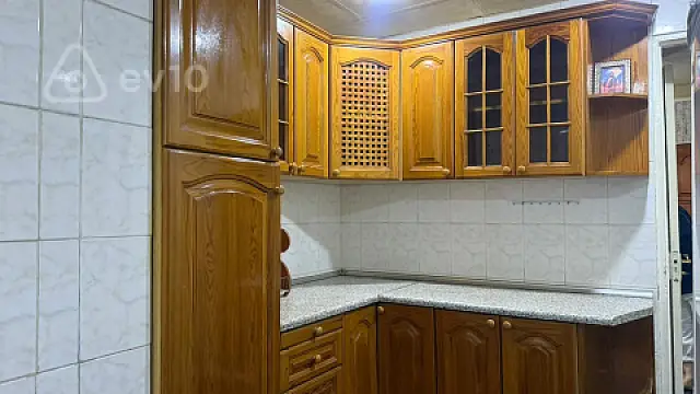 Kirayə verilir 2 otaqlı köhnə tikili 60 m²