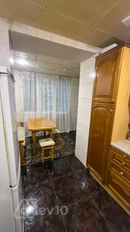 Kirayə verilir 2 otaqlı köhnə tikili 60 m²